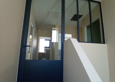 Verrière intérieure style atelier – PRIMS Miroiterie Menuiserie Extérieure Béziers