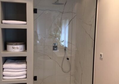 Paroi de douche en verre trempé sur mesure – PRIMS Miroiterie Béziers